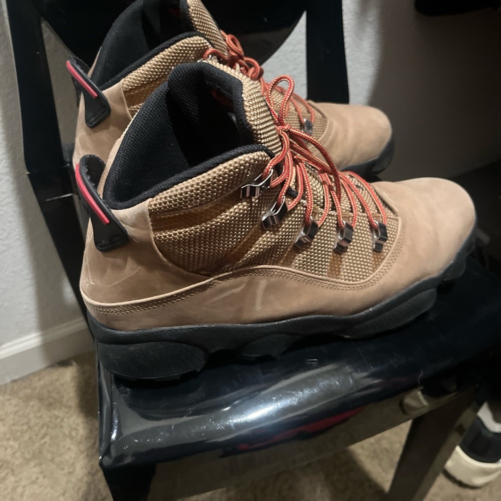 Jordan Men’s 6 rings /Tan Hiking Boots